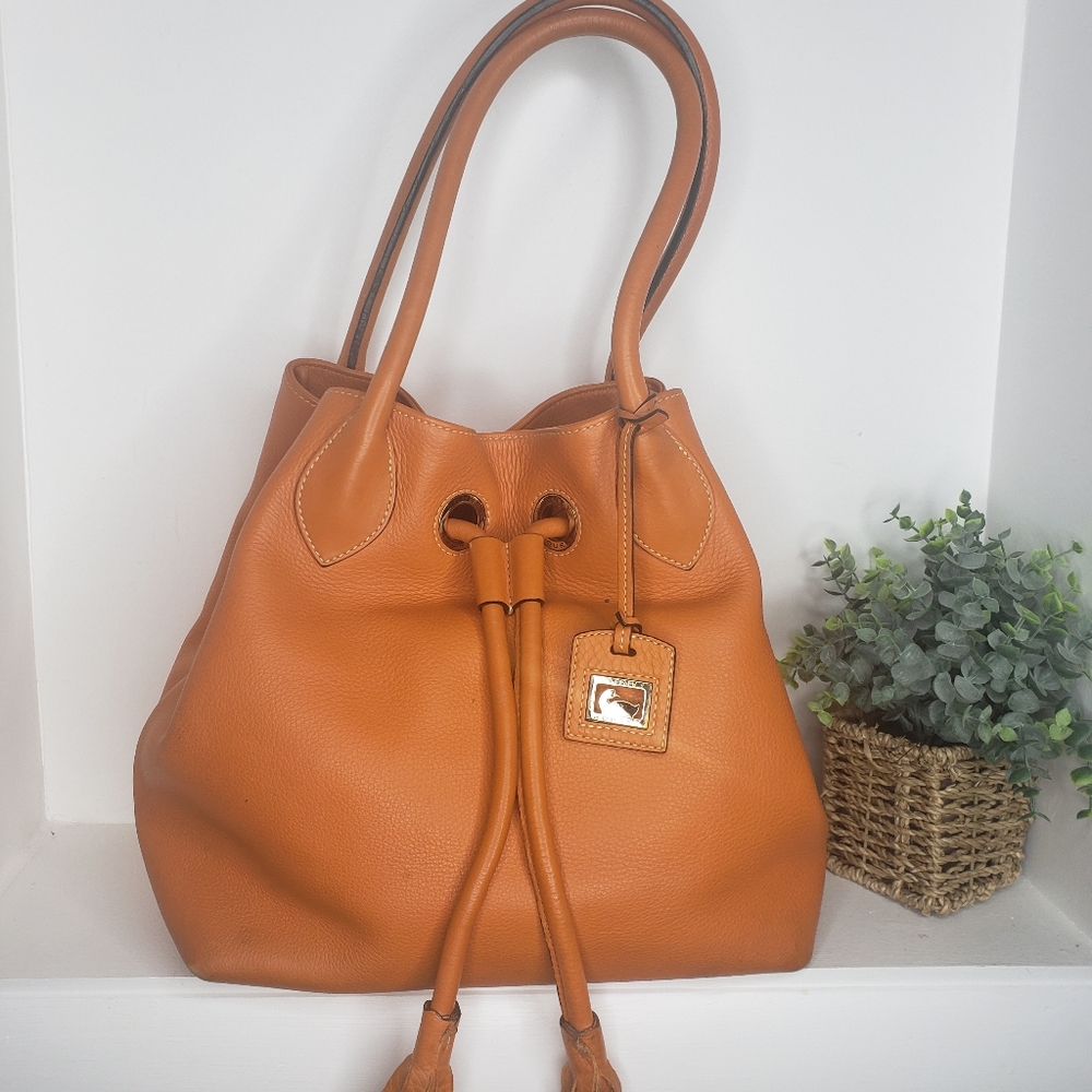 Dooney & Bourke